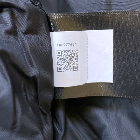 The North Face Women’s 1996 Retro Nuptse Black Jacket - Picture 9 of 10